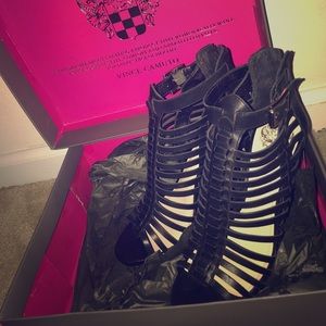 Beautiful leather pumps by VINCE CAMUTO